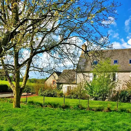 La Ferme D'ervee De Saint-roch Konukevi 3*